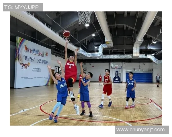 成都篮球队在邀请赛中的默契配合与战术执行分析 成都篮球队在邀请赛中的默契配合与战术执行分析