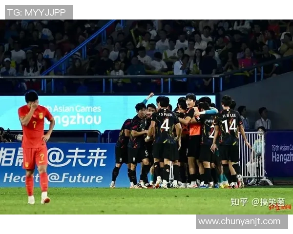 杭州足球队状态变革引发热议球迷期待新赛季的辉煌表现与挑战 杭州足球队状态变革引发热议球迷期待新赛季的辉煌表现与挑战