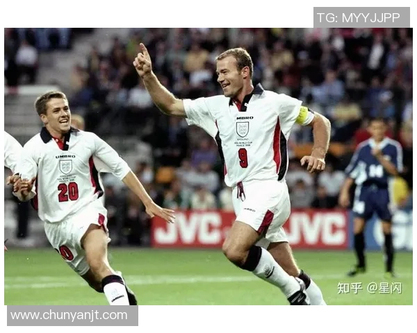 足球明星与顶级足球队的精彩瞬间展现与回顾